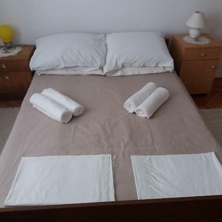 Apartman Nona Povljana Esterno foto