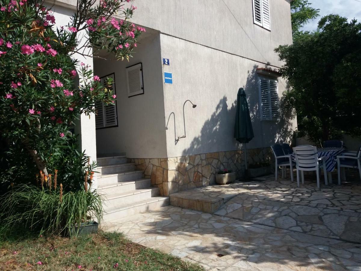 Apartman Nona Povljana Esterno foto