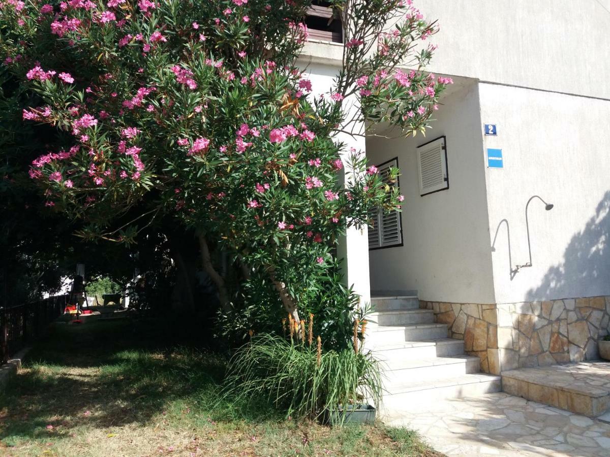 Apartman Nona Povljana Esterno foto